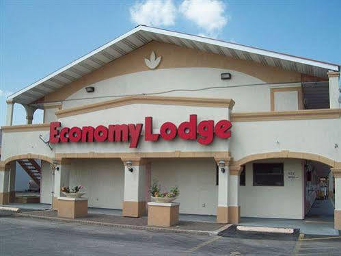 Economy Lodge Texas City Refinery Exterior foto